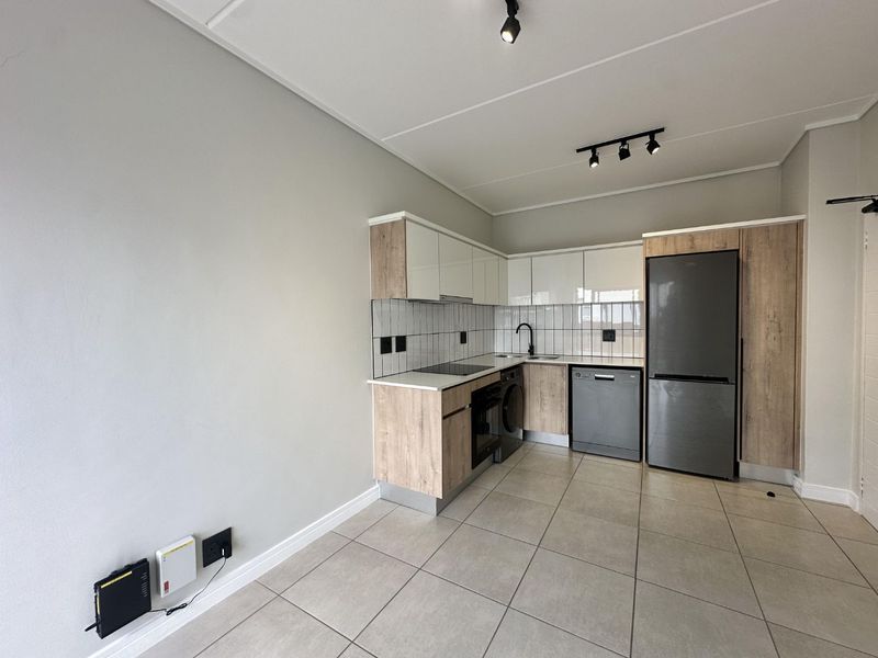 LOVELY ONE BEDROOM APARTMENT FOR RENT IN THE REID - Photo 3