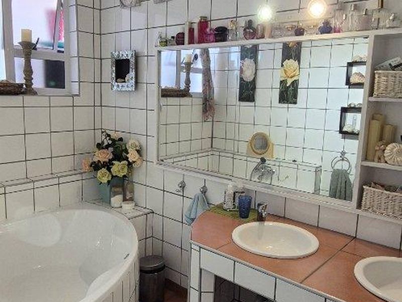 STUNNING FAMILY HOME FOR SALE IN ACADEMIA - Photo 10