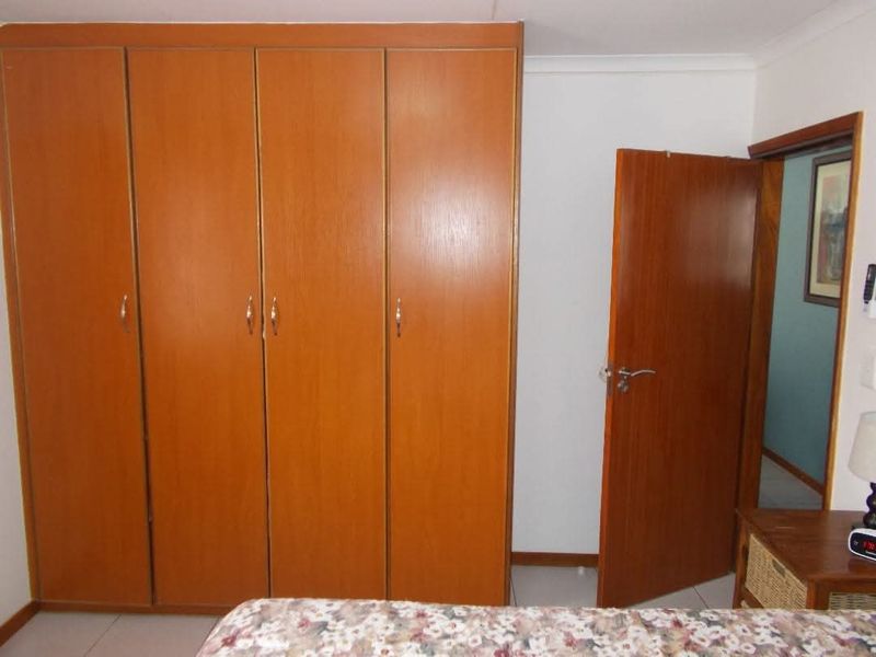 2 Bedroom flat at De Waterkant for sale - Photo 5