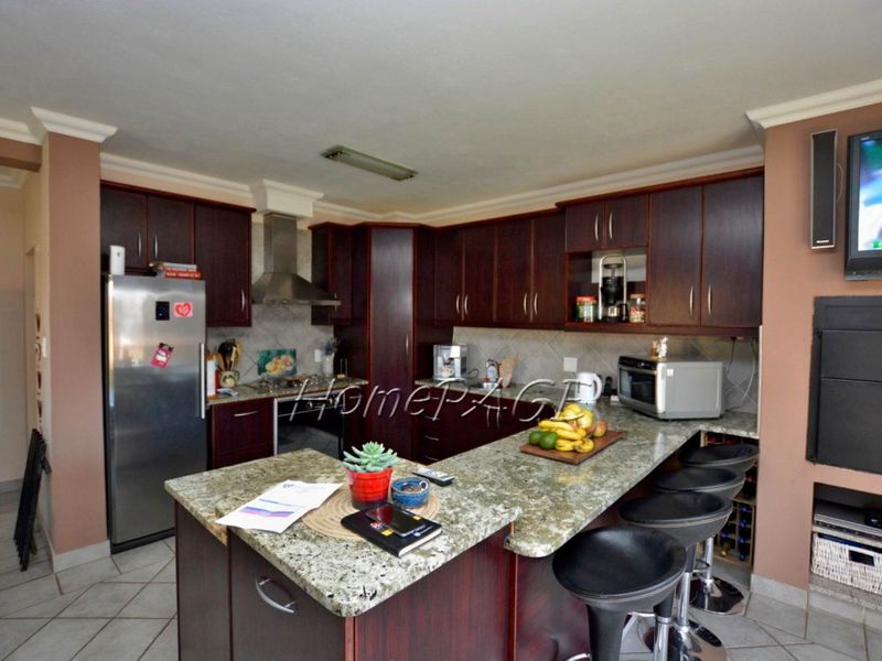 Dolphin Beach, Walvis Bay: Very neat duplex Townhouse is for Sale - Photo 5