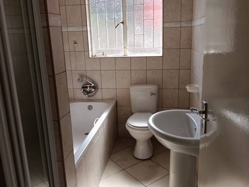 Own Your Flat in Pioniers Park - Photo 5