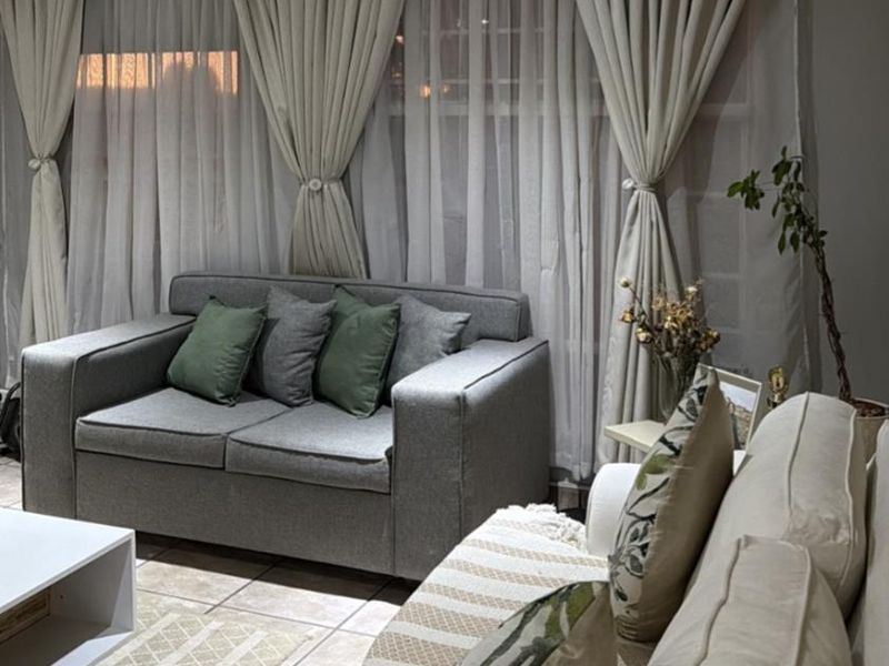 Affordable luxury in Summer Place - Ideal first home or Investment opportunity! - Photo 9