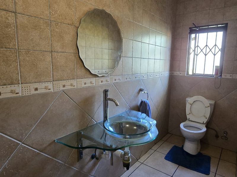 Elegant 4-Bedroom Family Home For Sale in Rooihuiskraal North, Pretoria South - Photo 5