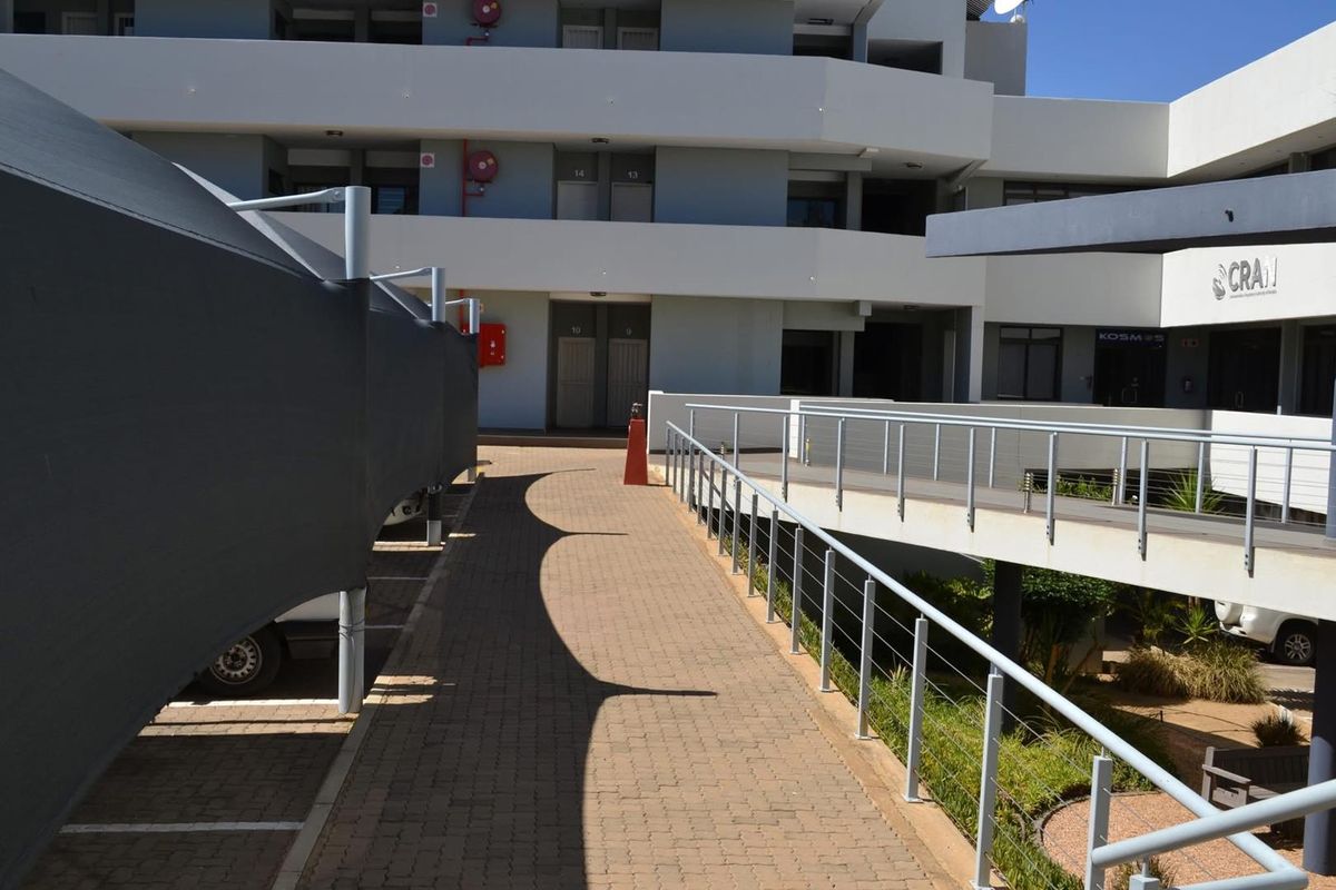 Prime commercial office for sale in Windhoek - Photo 4