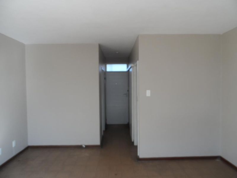 A BACHELOR FLAT TO RENT IN ARCADIA - Photo 10