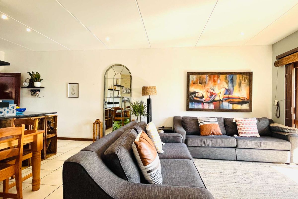 2 Bedroom Ground Floor Apartment for Rent in Paulshof - Photo 2