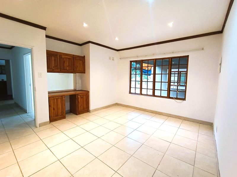 Hidden Duet with a Townhouse Feel — No Levies - Photo 6