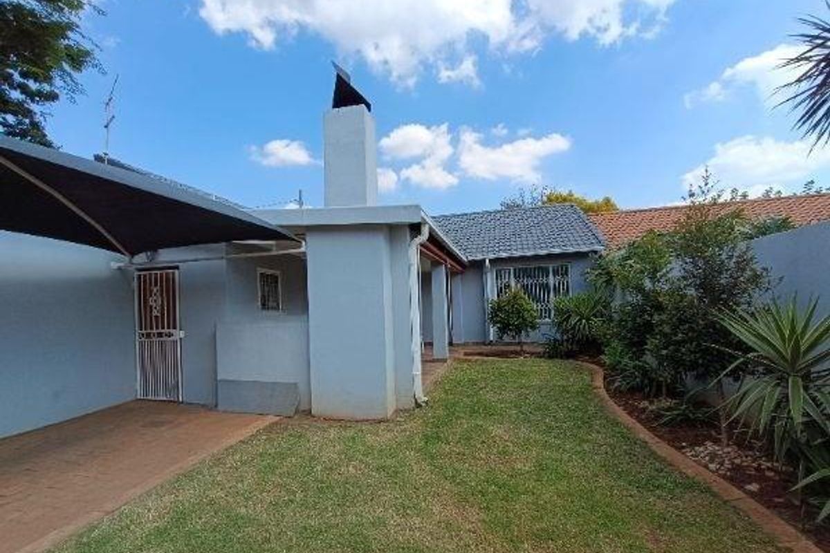 HENNOPSPARK - 3 BEDROOM 2 BATHROOM FULL TITLE HOUSE - Photo 2