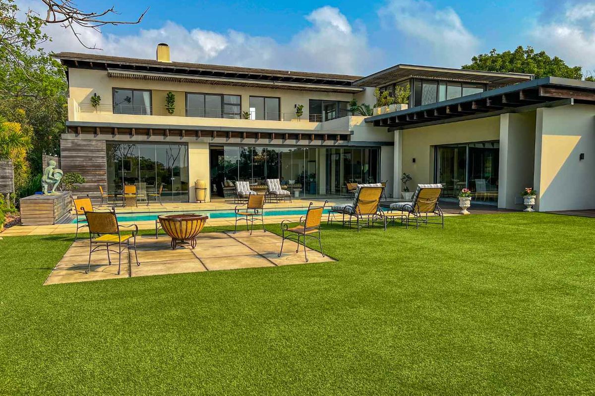 The epitome of grandeur is expressed in this opulent Hawaan Forest Estate mansion! - Photo 3