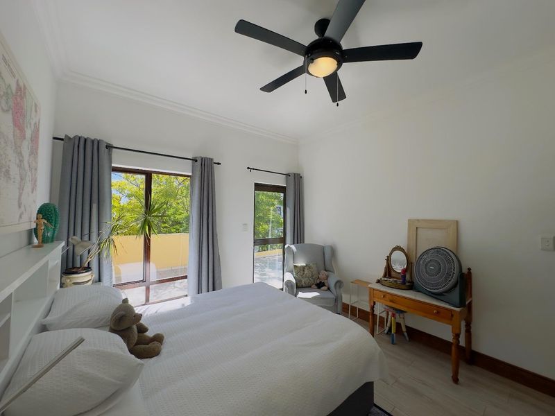 4 Bedroom House for Sale in Blue Valley Golf Estate - Photo 9