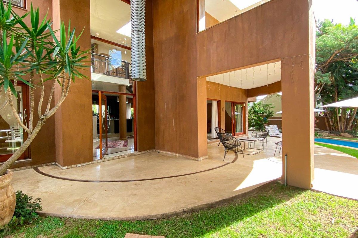 Architectural Masterpiece, 5 Bedrooms, Private Rooftop Garden - Photo 4