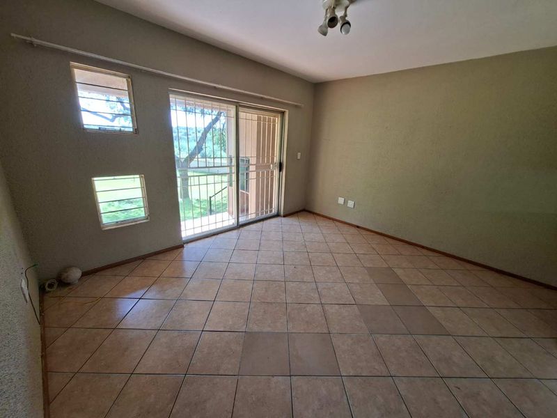 NEAT GROUND FLOOR WITH TRANQULITY - Photo 5