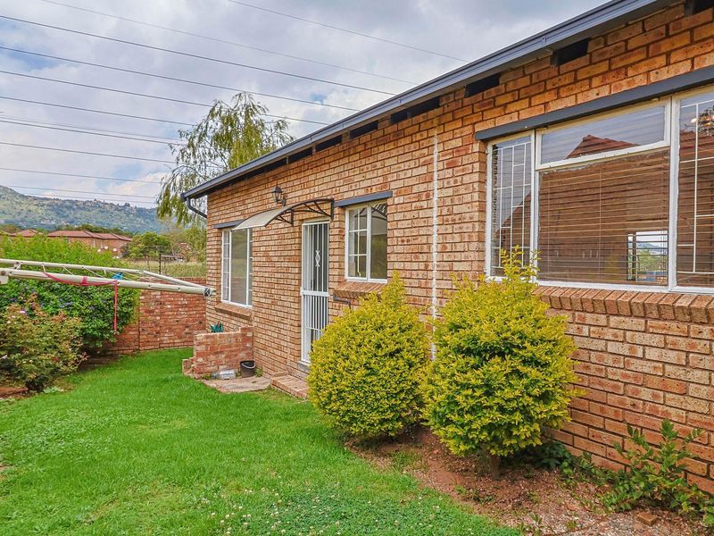 🏡 Townhouse for Sale – R 870 000 In Wilgeheuwel - Photo 8