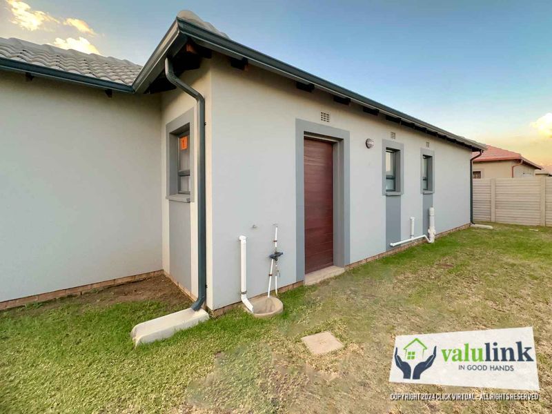 NEW MODDER R 820 600! 3 beds and 2 baths ! - Photo 3