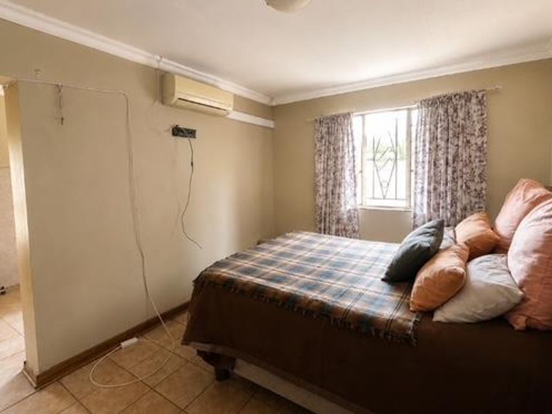 Unlock the Potential of This Spacious Fauna Family Home - Photo 6