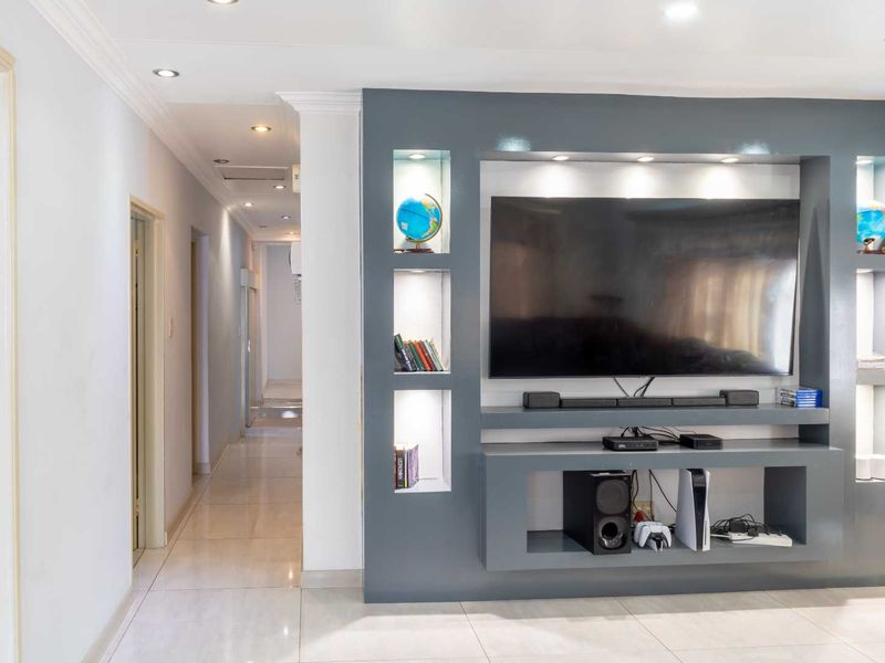 Well Priced and Well Located, - Photo 5