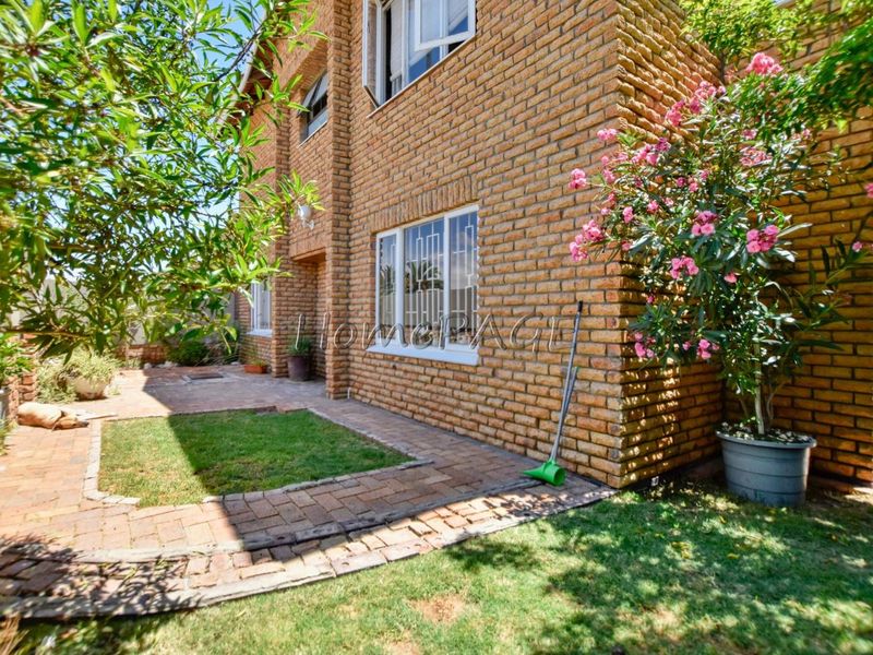 Vineta, Swakopmund:  Home with lovely period features - Photo 2