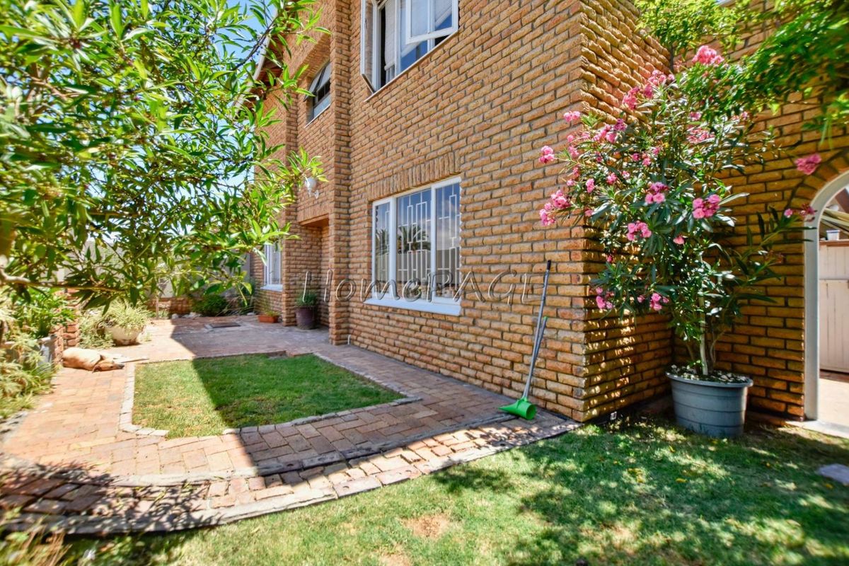 Vineta, Swakopmund:  Home with lovely period features - Photo 2