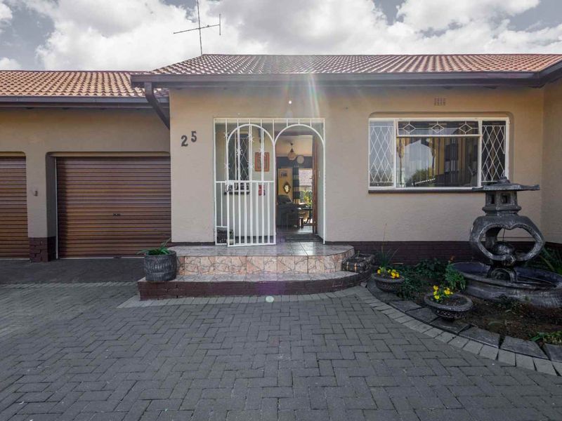 Exceptional Family Home with Outstanding Rental Potential – A Must View! - Photo 2