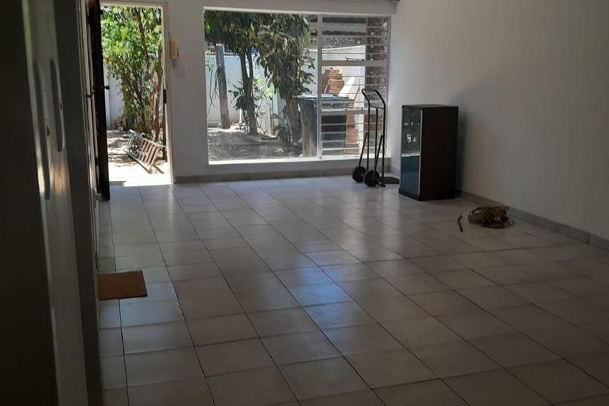 3 Bedroom Duplex Town House - Photo 4