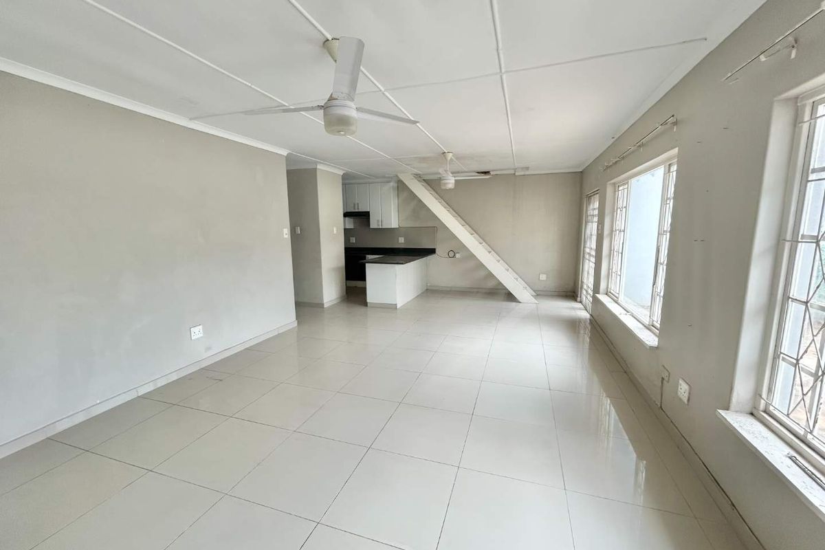 HENDRA - RENOVATORS DREAM TO TRANSFORM CINDERELLA - Photo 2