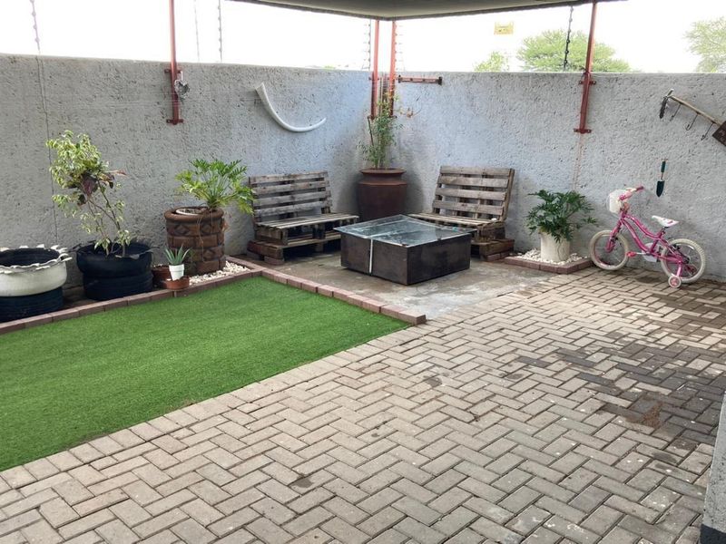 2 Bedroom Apartment for Sale- Okahandja - Photo 8