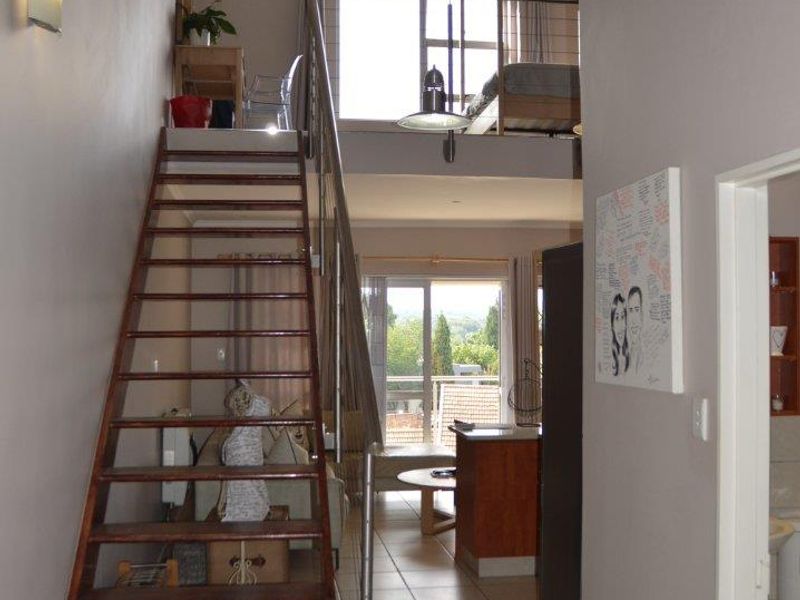 STUNNING DOUBLE VOLUME LOFT APARTMENT IN CRAIGHALL PARK - Photo 4