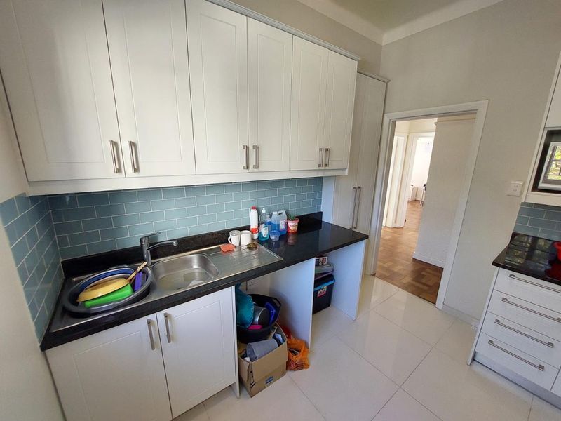 Spacious unfurnished 2-bedroom apartment To Let in Mowbray - Photo 6