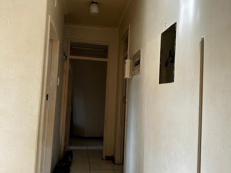 Charming 2-Bedroom Apartment in a Secure Complex - Photo 7