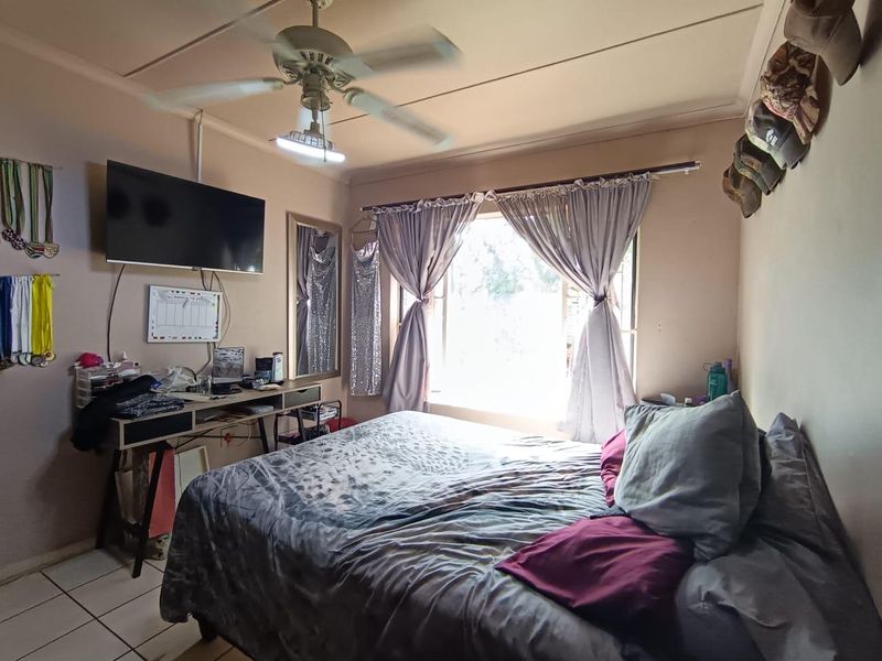 Stunning 3-Bedroom Home with Private Jacuzzi in Fauna - Photo 9