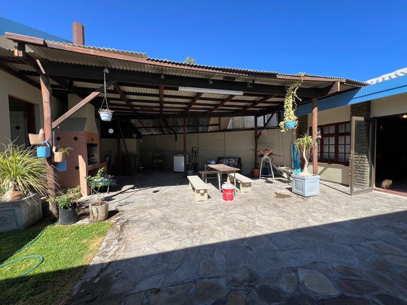 FOR SALE: 4-BEDROOM HOUSE WITH 2-BEDROOM FLAT – OCEAN VIEW - Photo 4