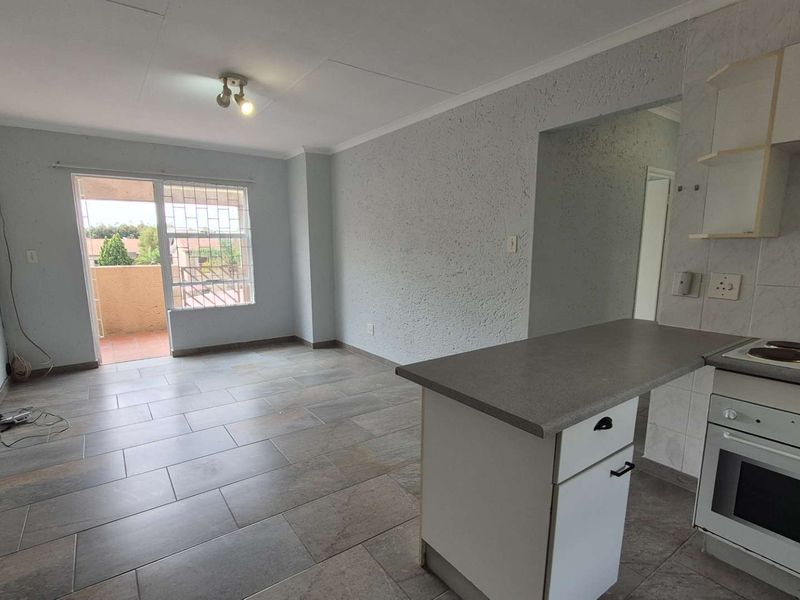 Affordable 3 Bedroom First Floor Apartment - Move In Ready. Priced To Sell !! - Photo 4