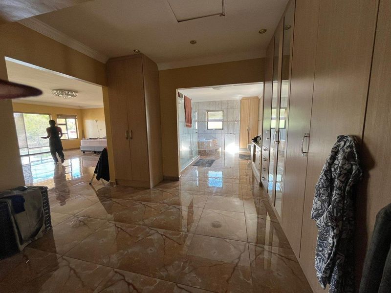 🏡 FOR RENT | DOUBLE-STOREY 8-BEDROOM HOME WITH FLAT  – Pioneers Park ✨ - Photo 3