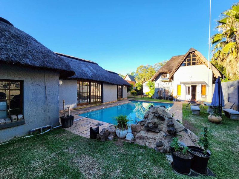 Self-Funding Investment: Dual-Living Riviera Gem with R30,000 Income to Cover Your Bond - Photo 2