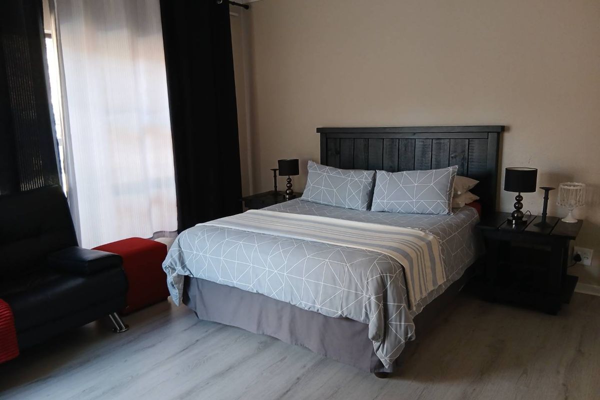 A gem nestled in the heart of Meyersdal - Photo 5