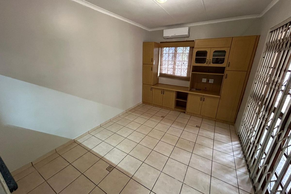 Spacious Family Home with Pool in Desirable Meer En See - Photo 5