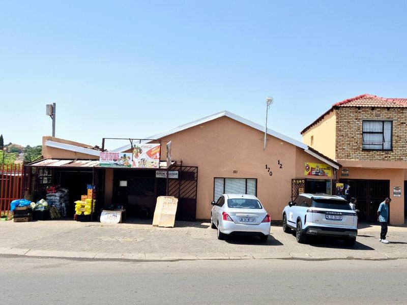 Excellent Investment Opportunity – Mixed-Use Commercial Property - Photo 4