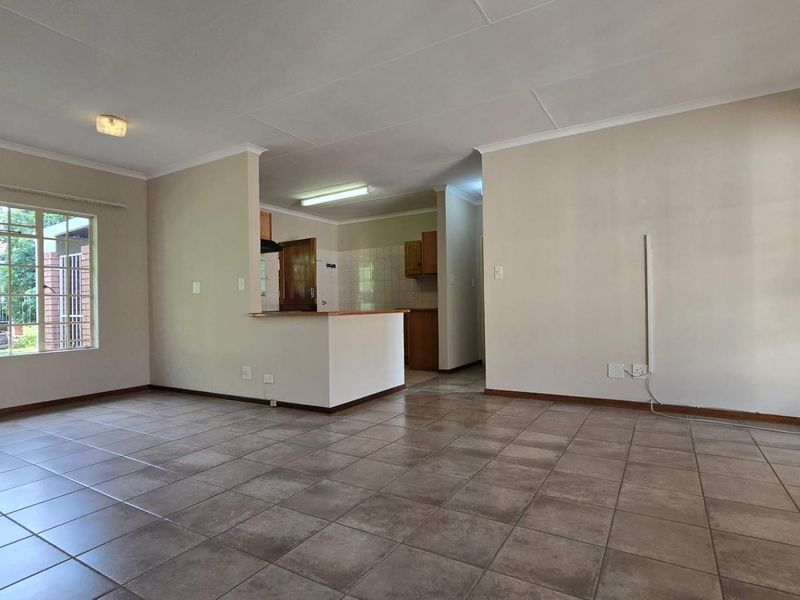 Neat and spacious 2 bedroom retirement home in secure village in Montana park - Photo 7