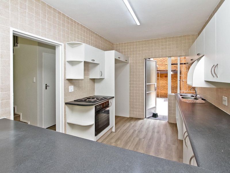 Garden Duplex Centrally Located! - Photo 5