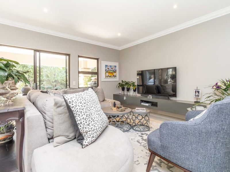 STYLISH AND  MODERN  4 BED CLUSTER HOME IN THE ICONIC CLUB TERRACE ESTATE IN LINKSFIELD - Photo 9