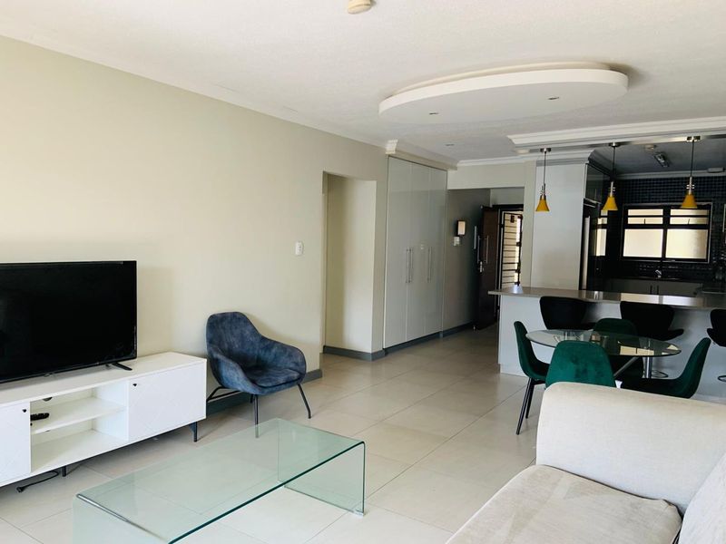 Luxury Two-Bedroom Apartment for Rent - Photo 4