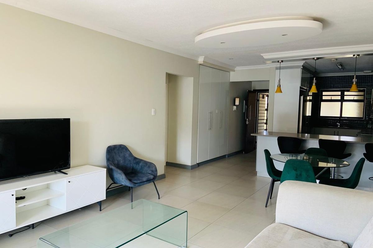 Luxury Two-Bedroom Apartment for Rent - Photo 4