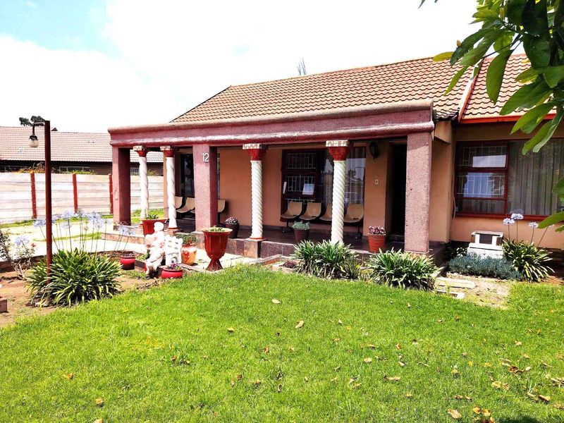 Diamond in the Rough in Sought-After Mackenzie Park, Benoni,3 Bedroom , 1 Bathroom on large stand. - Photo 3