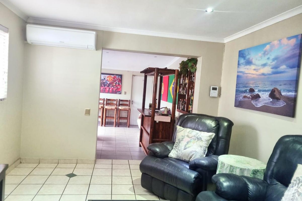 Modern 2 Bedroom semi detached home, Tygerdal, Goodwood - Photo 2