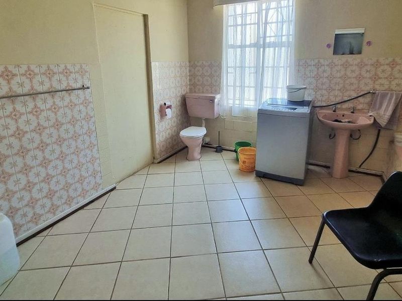 Warm 3-Bedroom Home with Character in Trompsburg - Photo 8