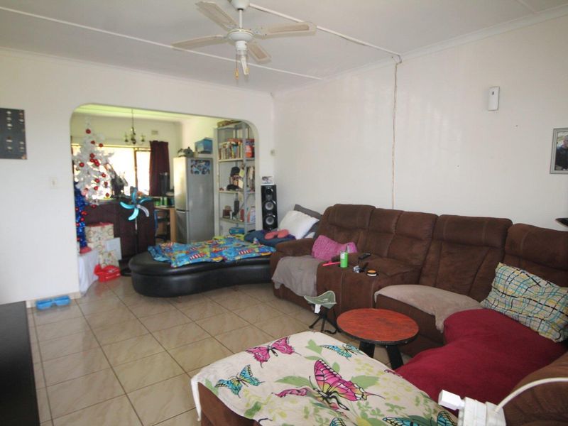 Newly Renovated 4 Bedroom House for Rent - Photo 3