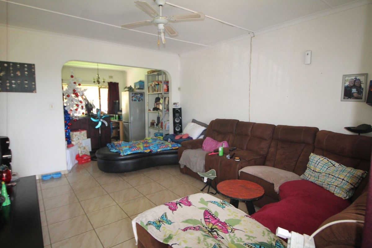 Newly Renovated 4 Bedroom House for Rent - Photo 3