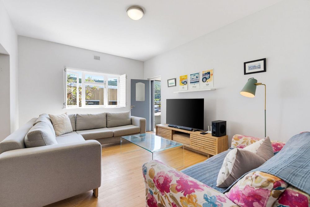 Lounge/Living Room with access to balcony