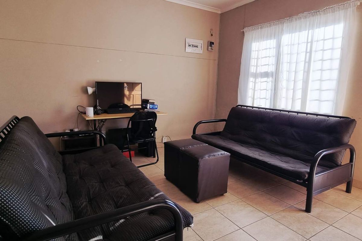 Otjomuise Ext 4 2 bedroom townhouse - Photo 4