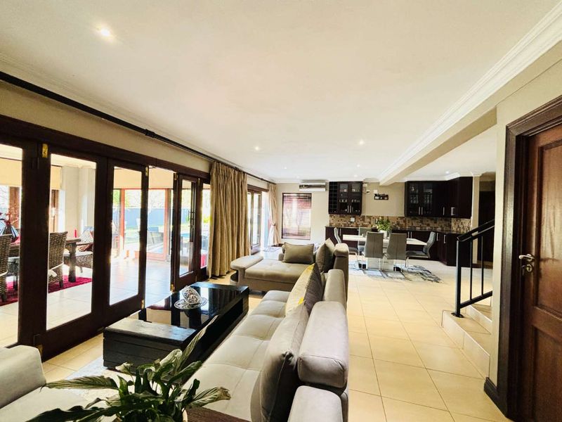 Family Home For Sale in Stoneridge Country Estate - Photo 4